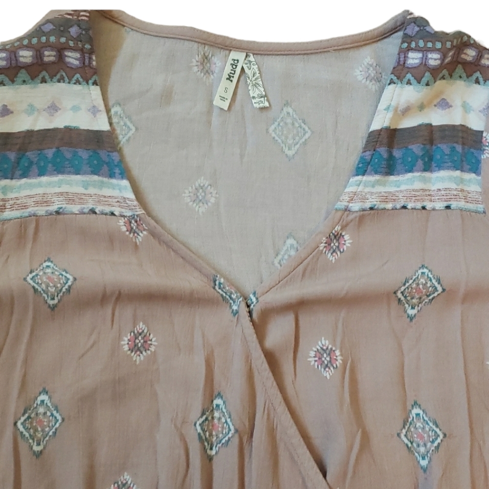 Mudd Long Sleeve Aztec Light weight Blouse. Small - Picture 2 of 10